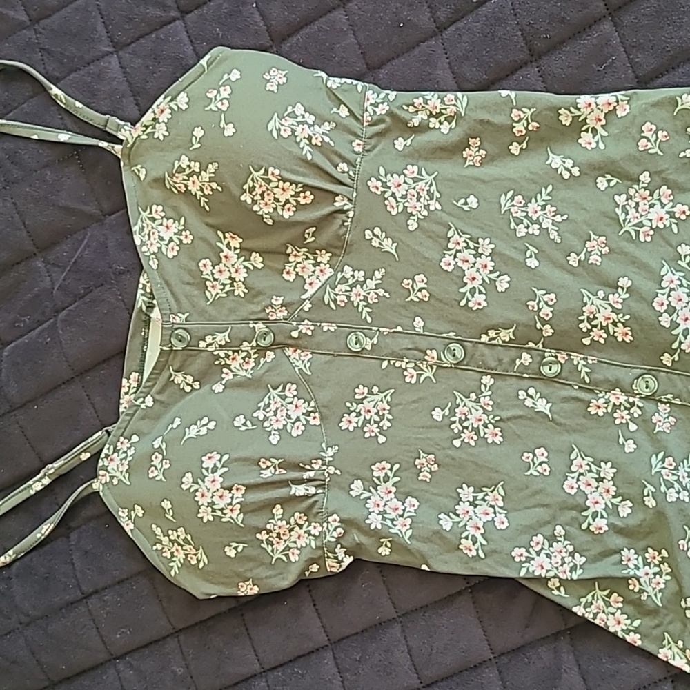 Womens camisole size l, green flowered